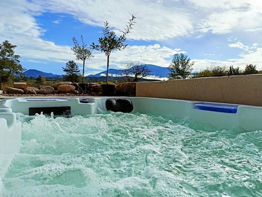 Gite De Charme Avec Jacuzzi Face Au Mont Ventoux Crestet Екстериор снимка
